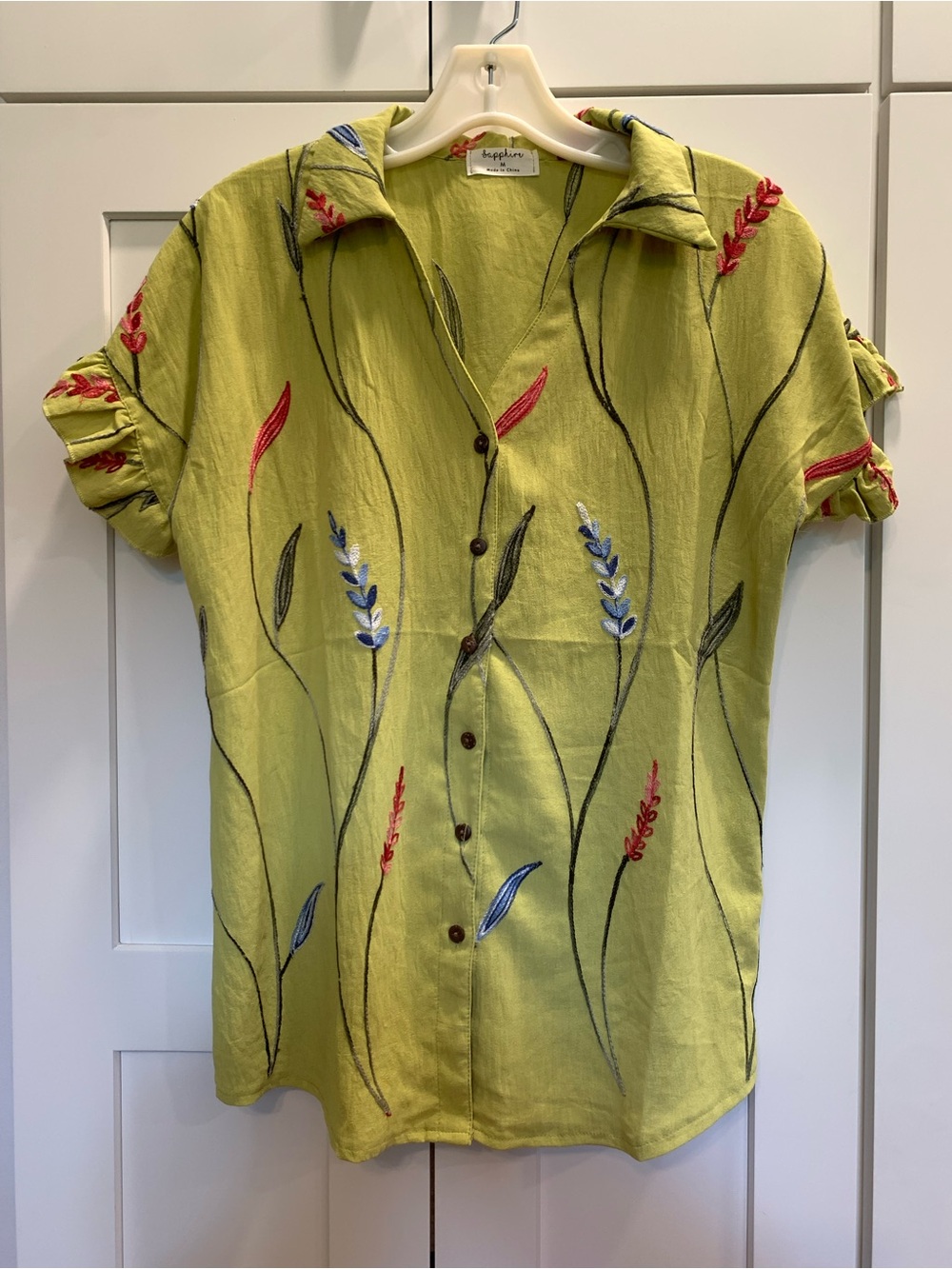 SAPPHIRE Embroidered Button Up Blouse Size M Green Ruffled Short Sleeve Boho